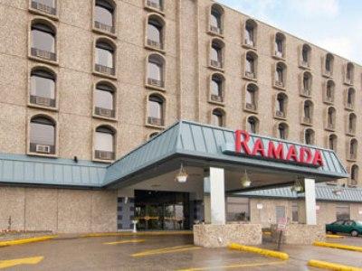 Ramada By Wyndham Saskatoon Hotel Exterior photo